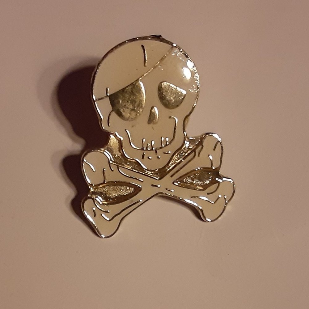 1" Skull White Jolly Roger with Eyepatch & Crossed Bones